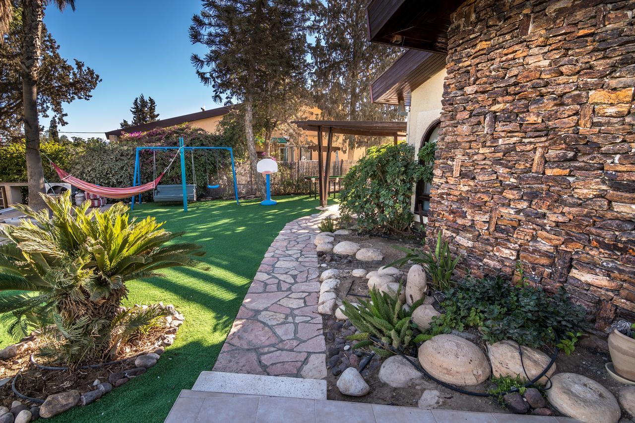 Desert Bird Guest House Arad Esterno foto