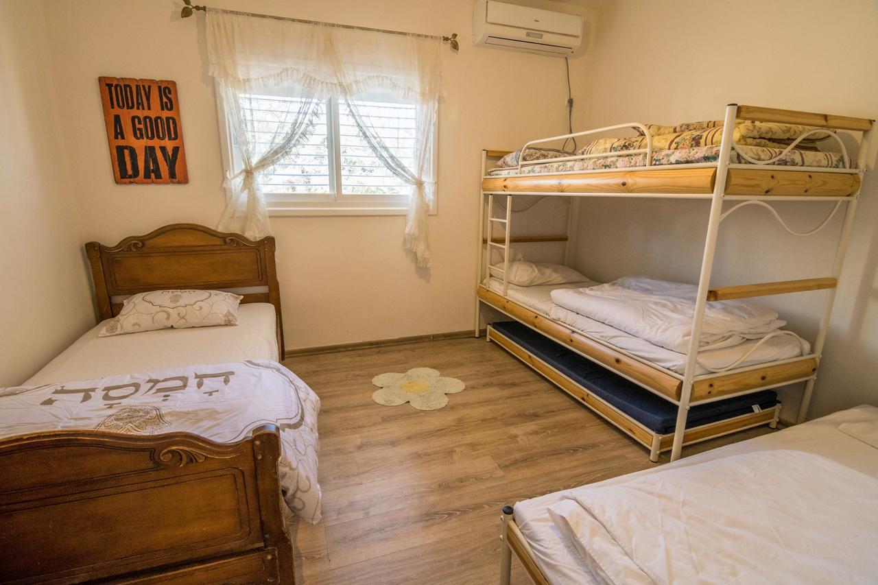 Desert Bird Guest House Arad Esterno foto